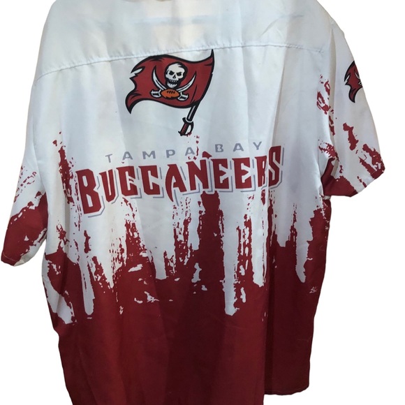 Tampa Bay Buccaneers Men's Beach Shirt Button-Down Shirts Short Sleeve 2XL - Picture 2 of 9
